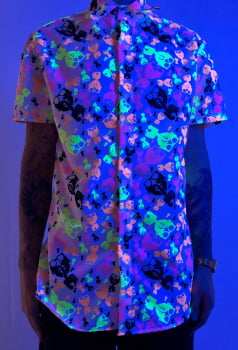 Camisa de botão  longline estampa neon logo